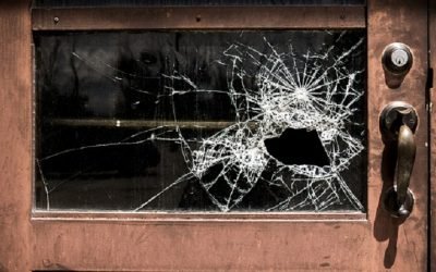Emergency Glass Repair: 5 Reasons to Fix It