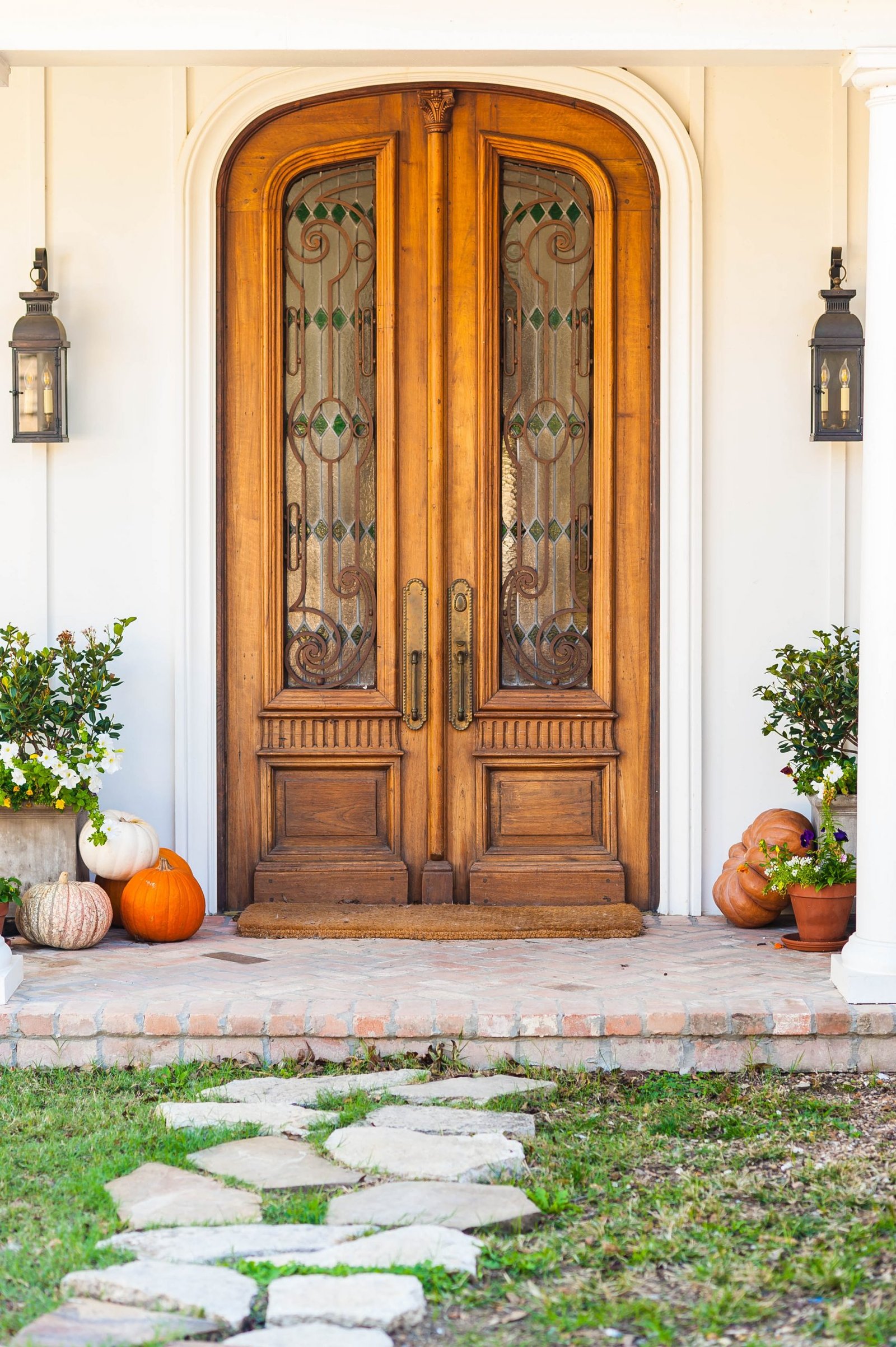 Here Are Four Ways to Help You Purchase the Perfect Front Door